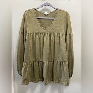 La Meil Women’s Green Top Size Medium